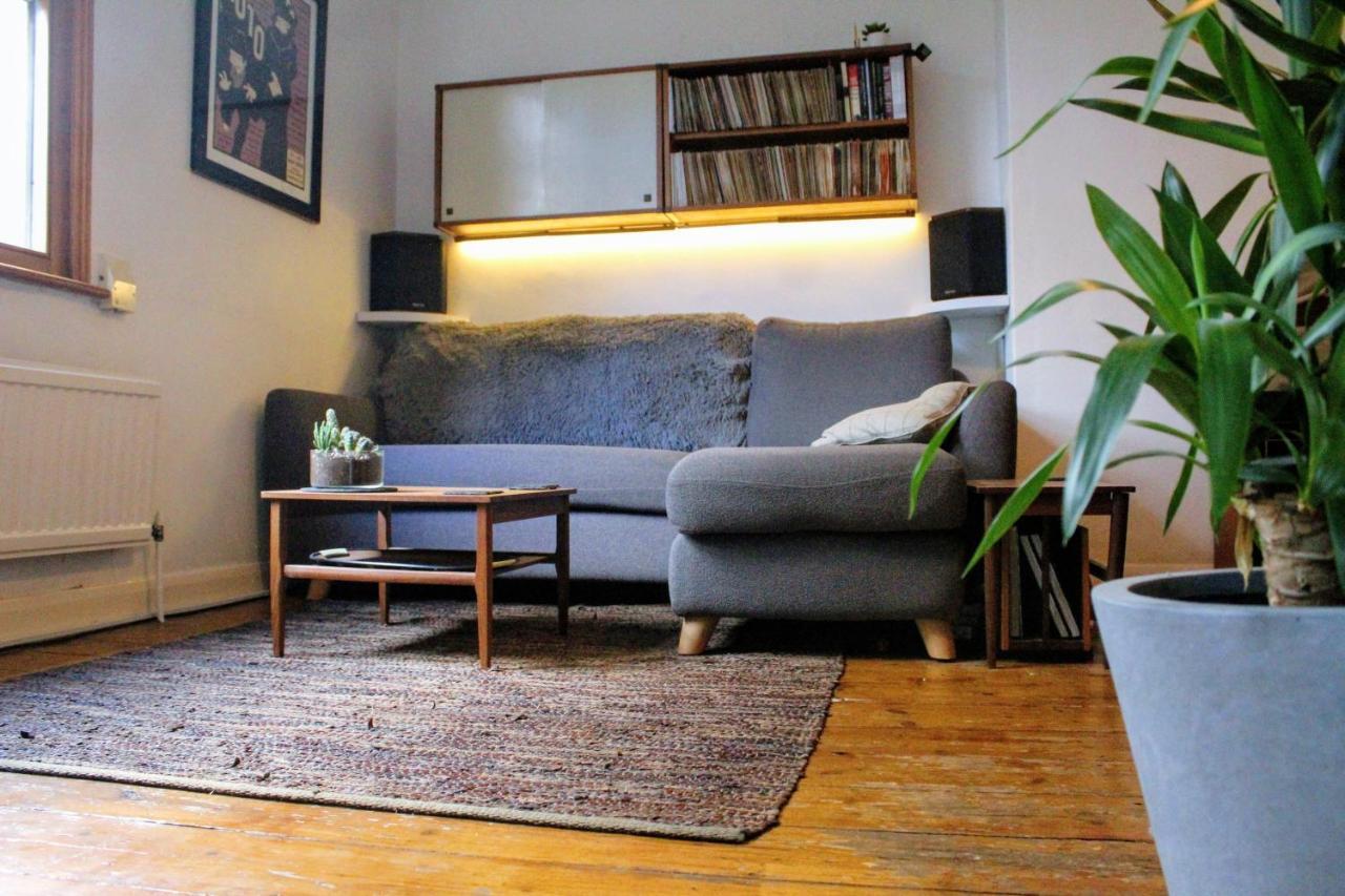 Traditional Victorian 2 Bed In Cobbled Street + Mod Cons - Full Home 伦敦 外观 照片