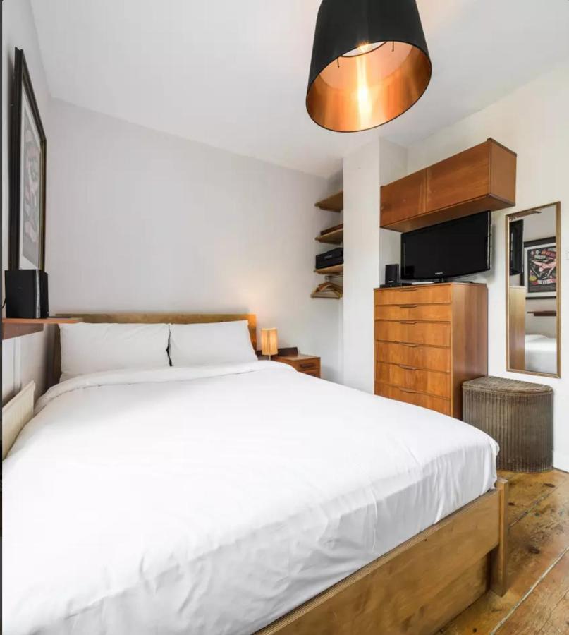 Traditional Victorian 2 Bed In Cobbled Street + Mod Cons - Full Home 伦敦 外观 照片